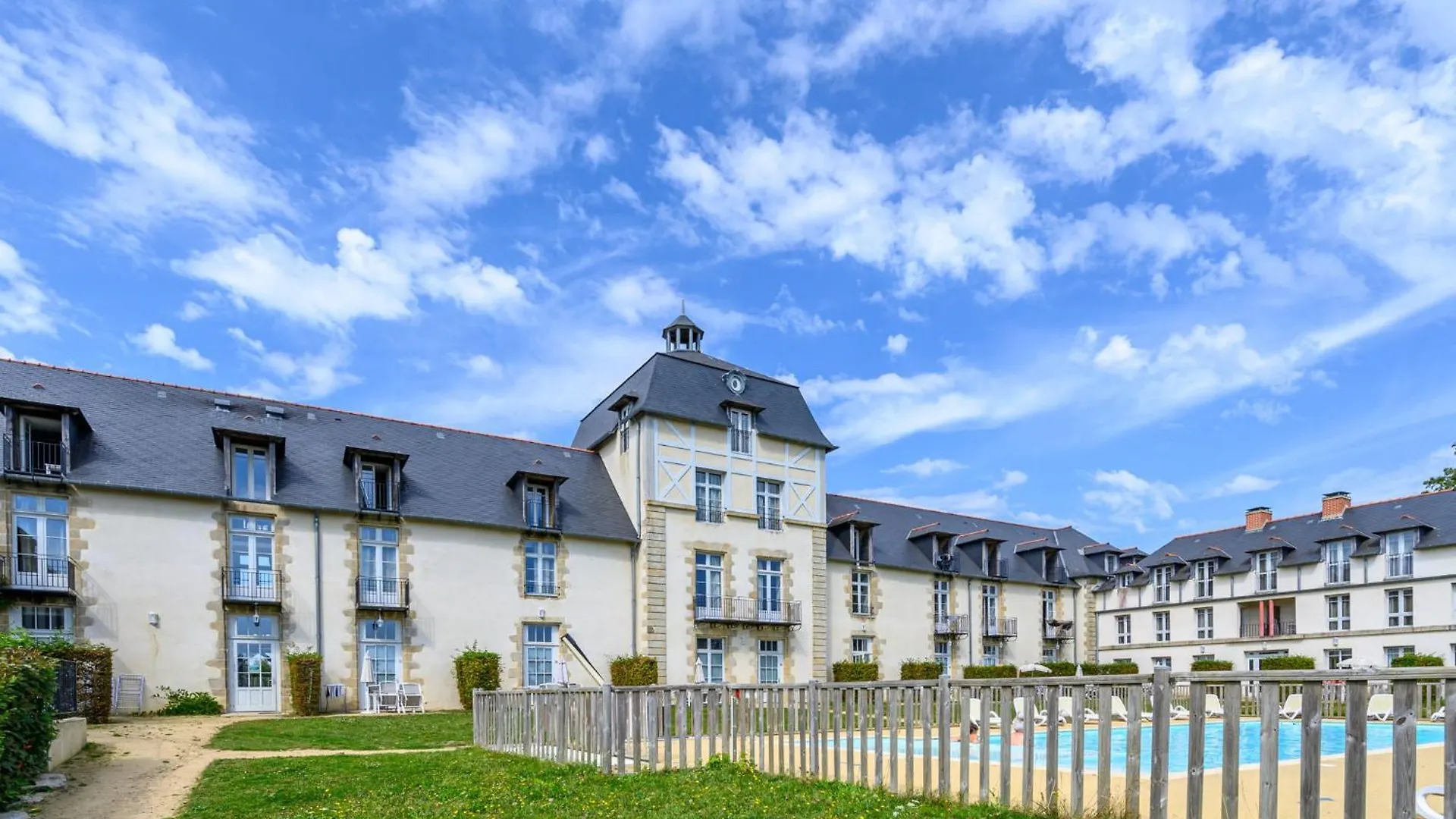 Apartment Chateau De Kergonano-15 By Interhome Baden 0*,  Francie