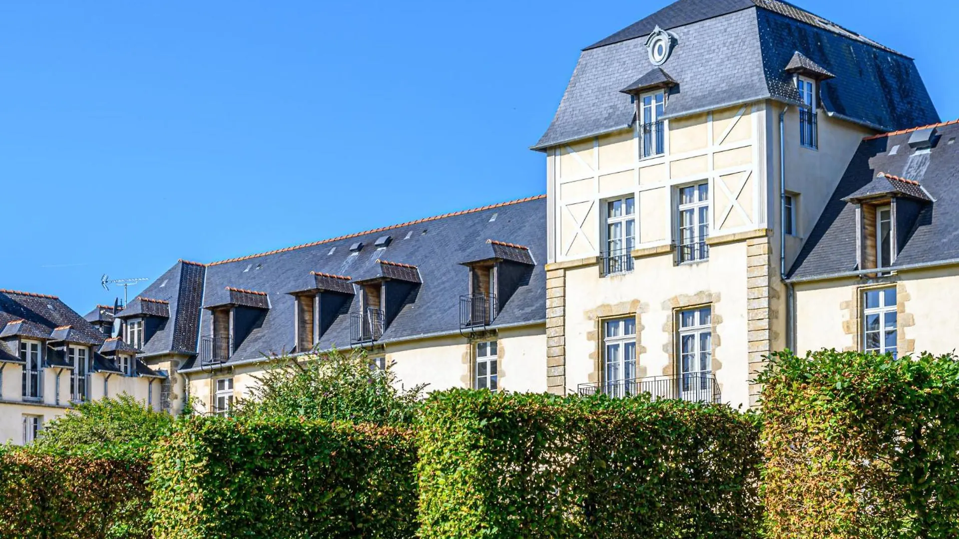 Apartment Chateau De Kergonano-15 By Interhome Baden 0*,